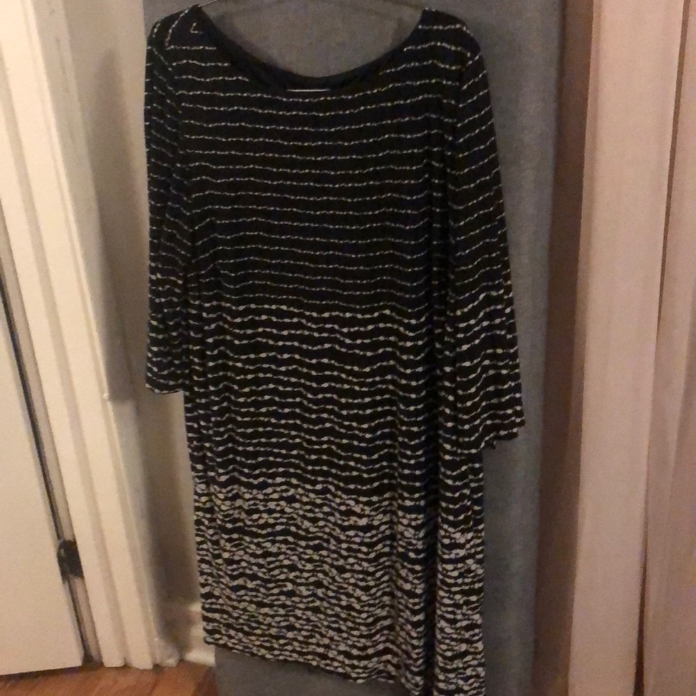 Black Light 3/4 Sleeve Dress